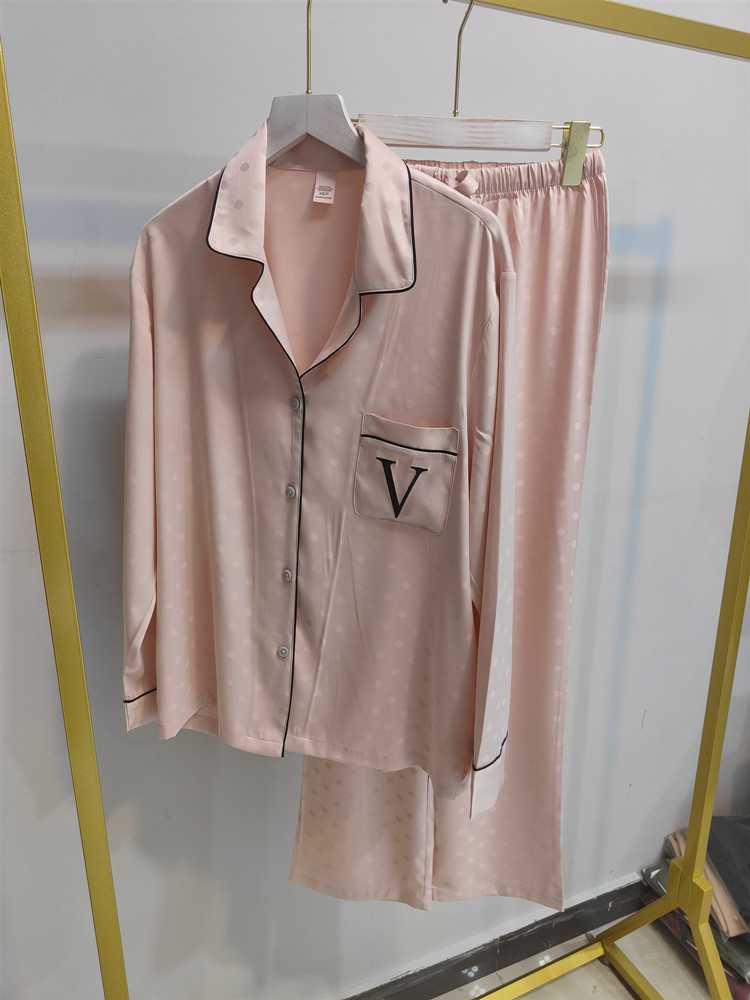 Veria spring and autumn simulation silk satin thin long-sleeved women's pajamas on sale 8