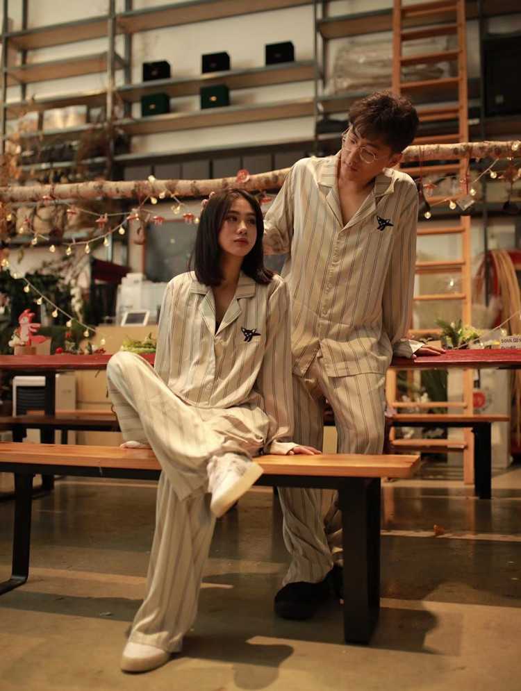 Ice silk long-sleeved thin section milk dog striped couple pajamas home service on sale 12