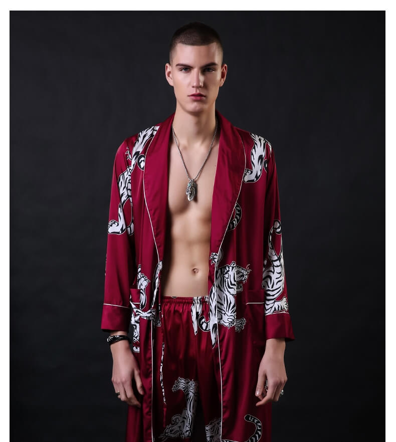 pijamas de seda para hombres