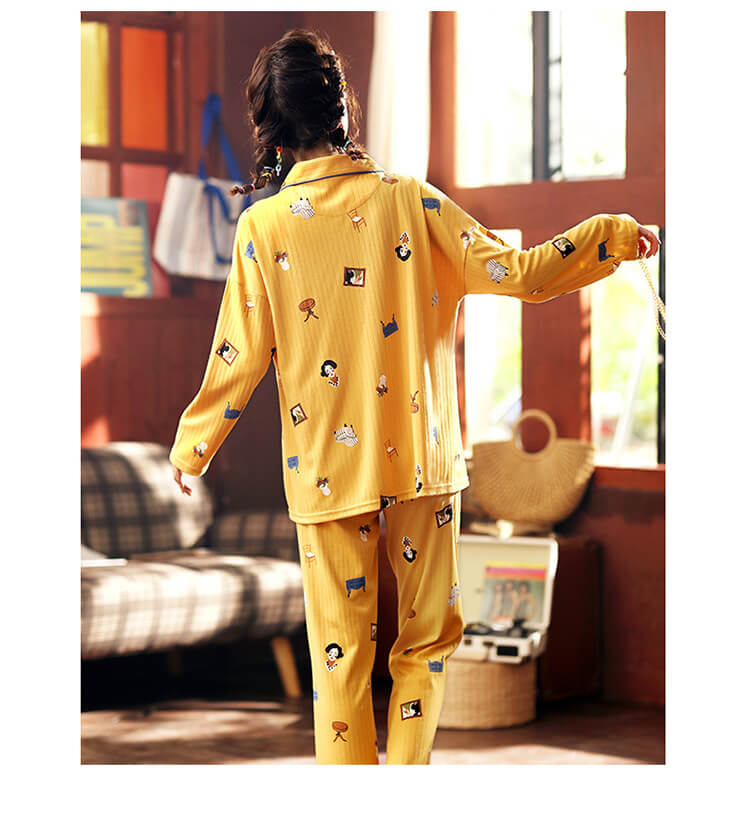 pijamas de satén para mujeres